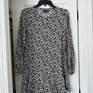 GAP Black and White Floral Women's Dress - Size Medium